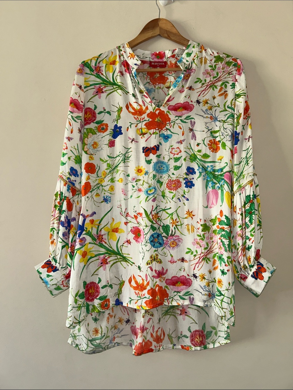 Rubyyaya Floral Tunic Top 
High Low Hem Lantern Sleeves Size Small Satin